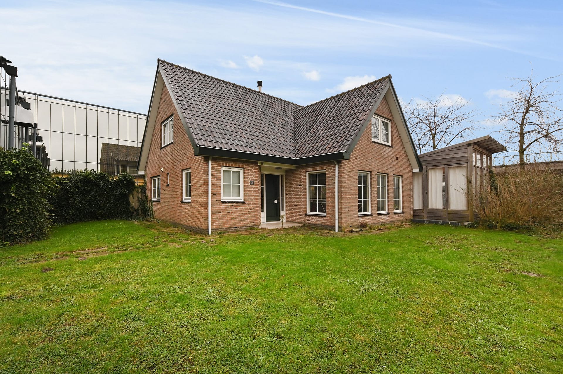 Vrijstaande ruime plattelandswoning met perceel van 1202m2