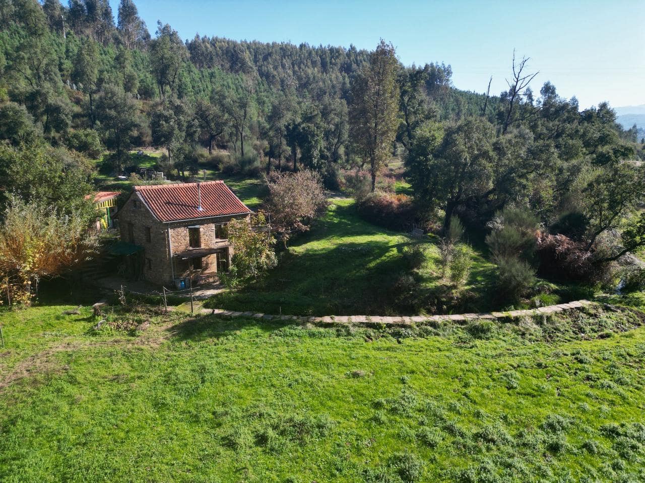 Idyllisch huisje in een prachtige stille vallei