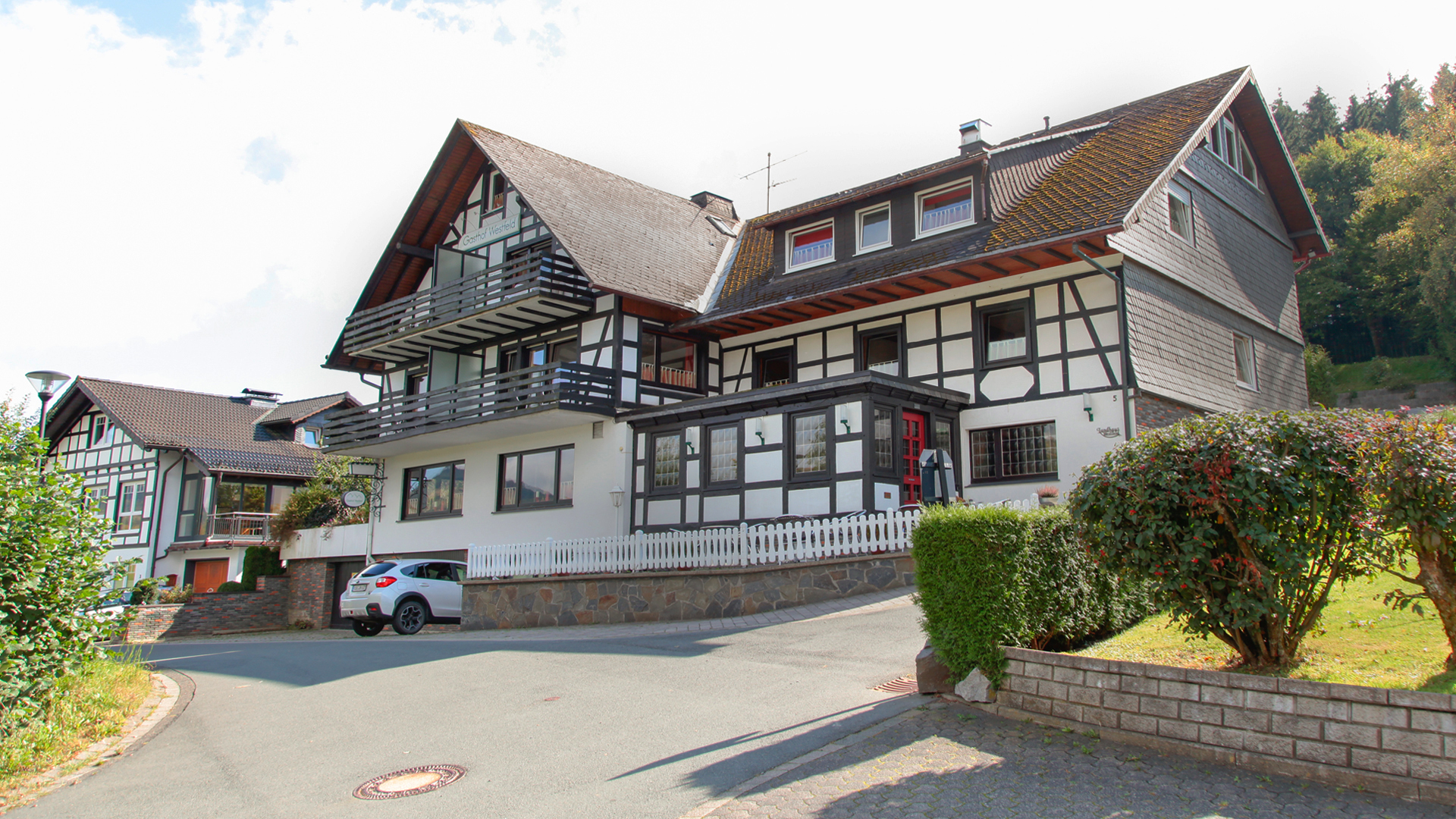 TE KOOP : authentiek vakwerkhuis op slechts 10 km van Winterberg.