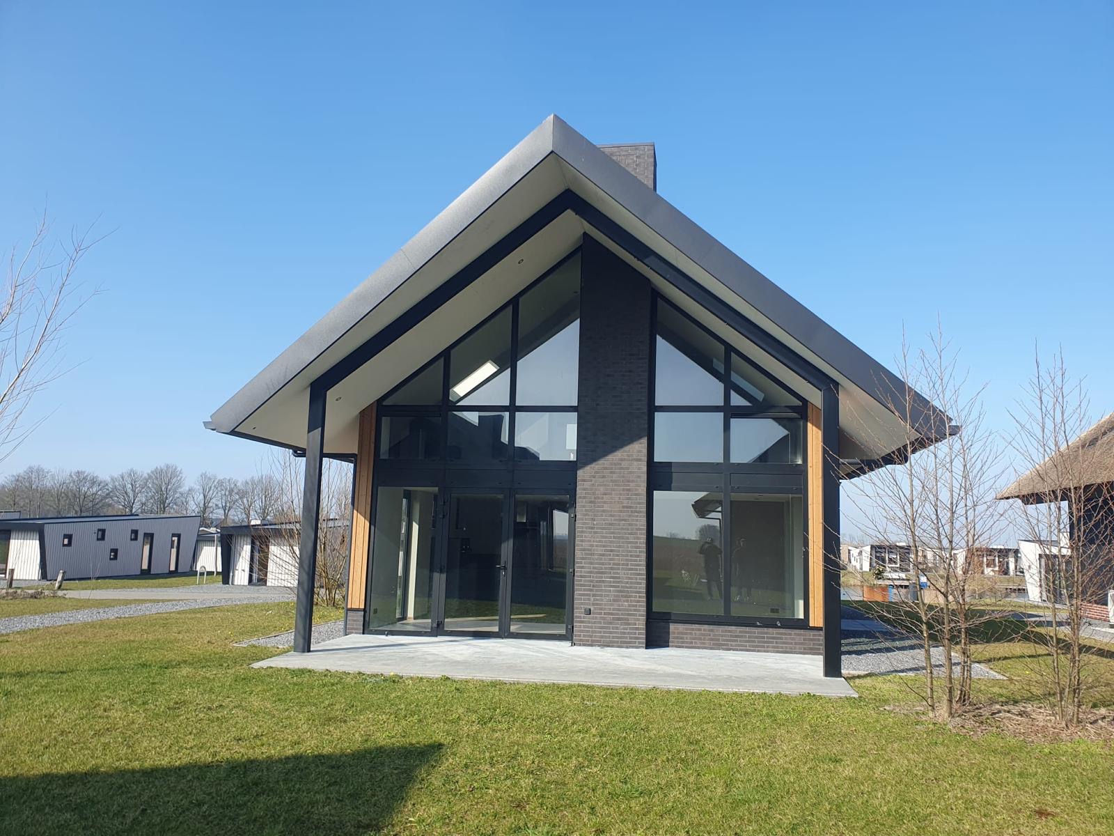 Vrijstaande nieuwbouw 10-persoons vakantievilla