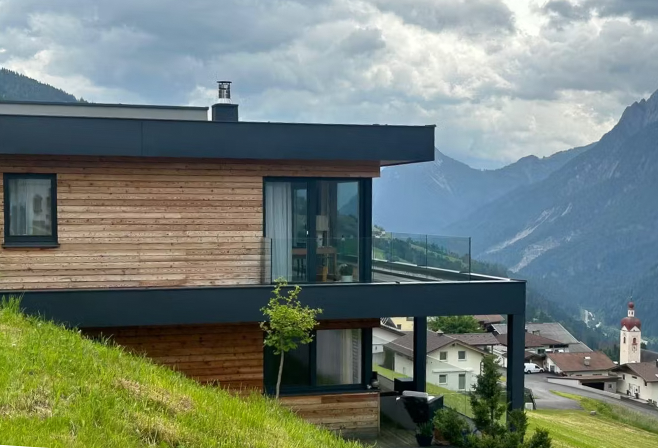 Hypermoderne villa met adembenemend bergpanorama in het zonnige Ost-Tirol, vlakbij Lienz