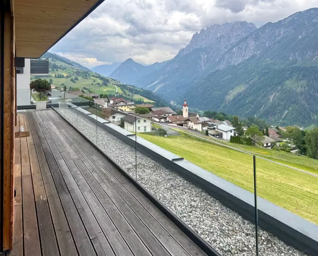 Hypermoderne villa met adembenemend bergpanorama in het zonnige Ost-Tirol, vlakbij Lienz