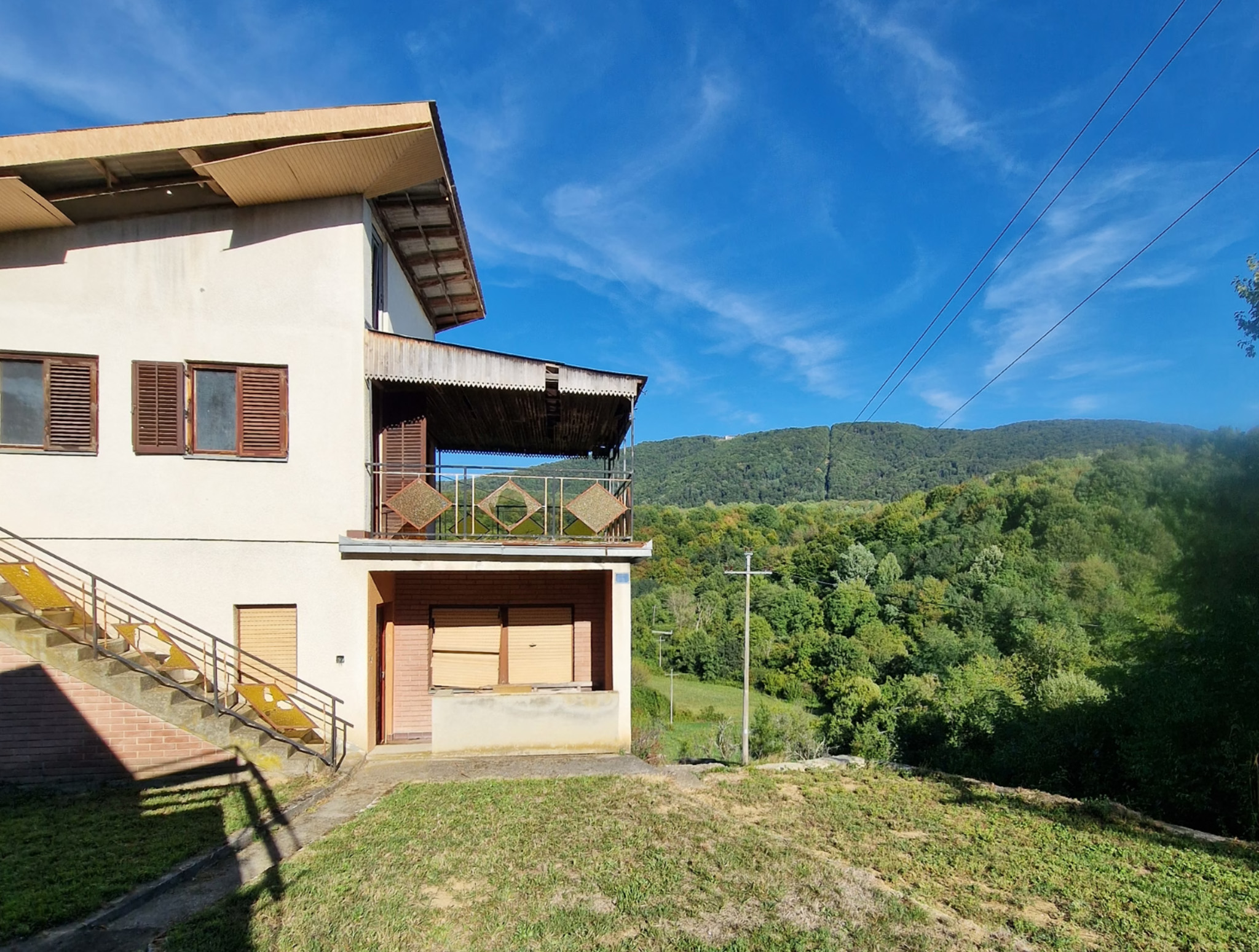 Huis te koop in Seovica: uniek jaren ’60 huis op toplocatie met 1,8 ha land