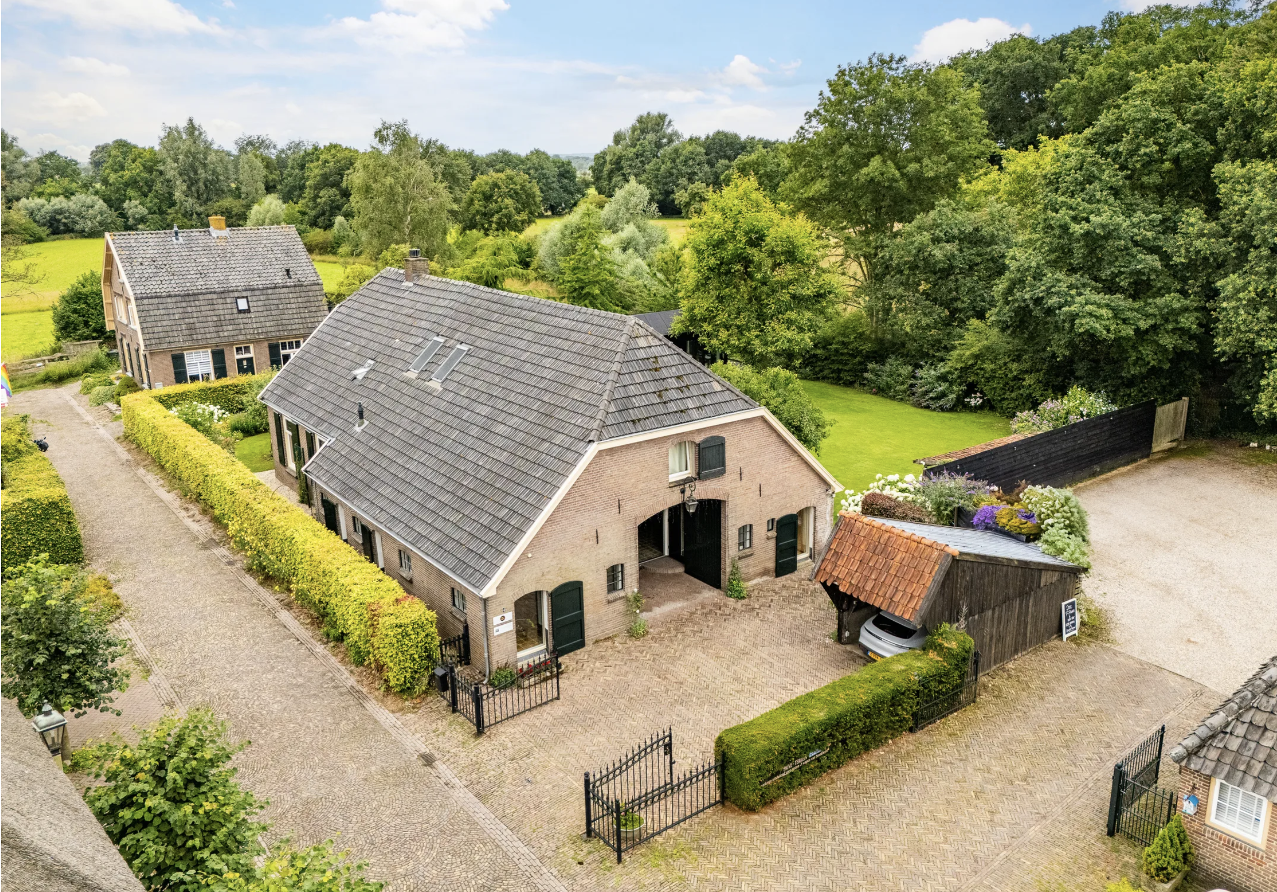 Prachtige grote stadsboerderij met B&B en energielabel A