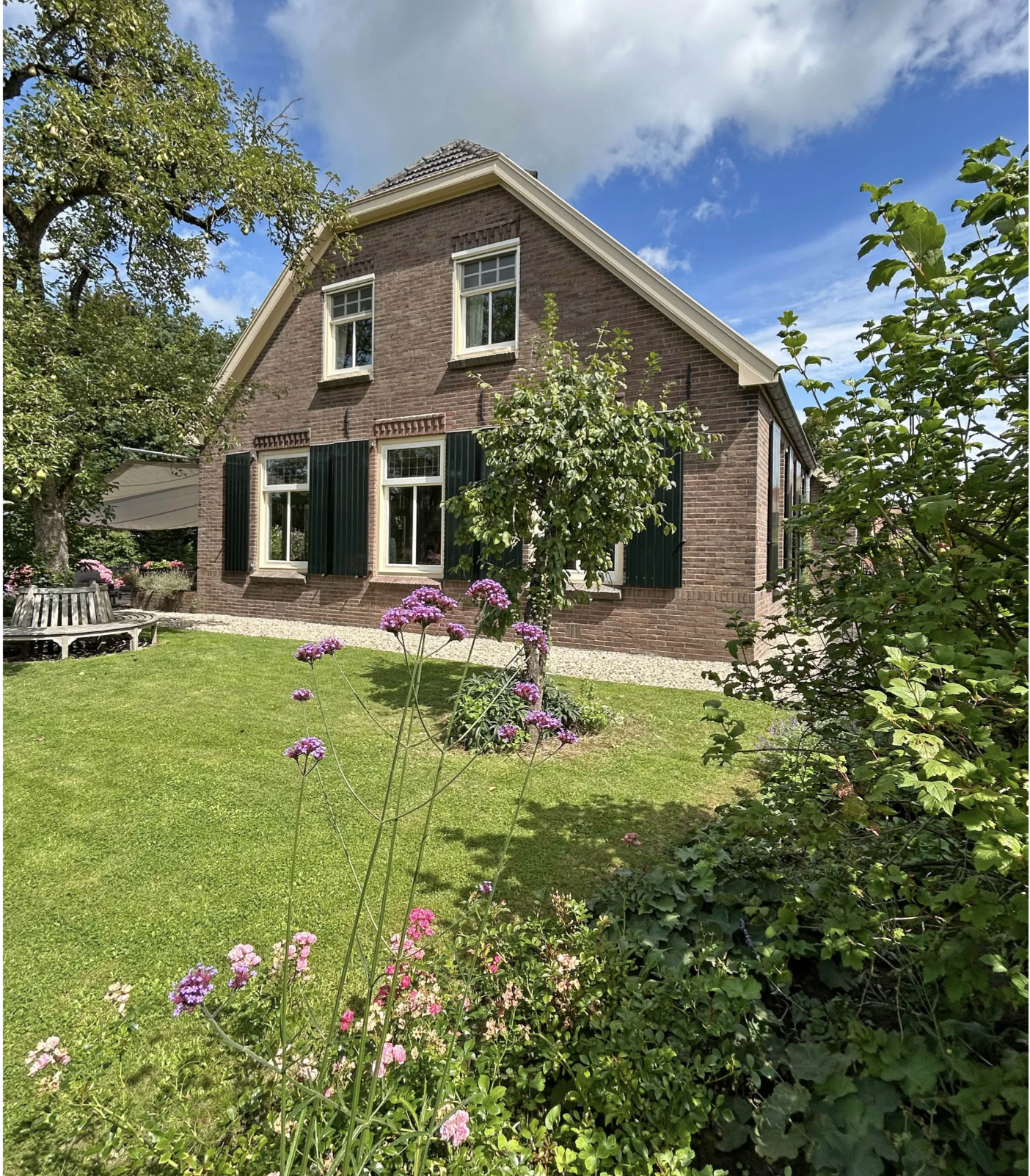 Prachtige grote stadsboerderij met B&B en energielabel A